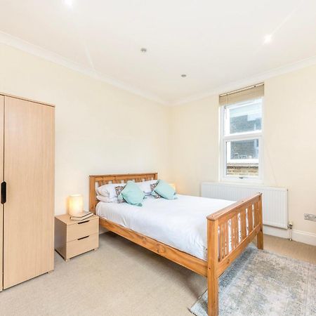 Stylish & Spacious 3 Bed Victorian House Sleeps Up To 7 - Near O2, Museums, Excel, Mazehill Station 12 Mins Direct Into London Bridge Villa Dış mekan fotoğraf