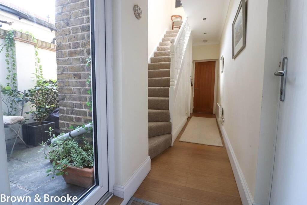 Stylish & Spacious 3 Bed Victorian House Sleeps Up To 7 - Near O2, Museums, Excel, Mazehill Station 12 Mins Direct Into London Bridge Villa Dış mekan fotoğraf